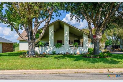 430 Saint Andrews Street, Marble Falls, TX 78654 - Photo 1