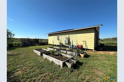 1366 County Road 467, Stockdale, TX 78160 - Photo 7