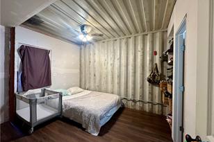 1366 County Rd 467, Stockdale, TX 78160 - Photo 11