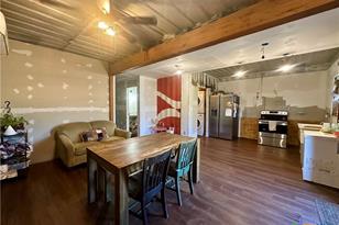 1366 County Rd 467, Stockdale, TX 78160 - Photo 9