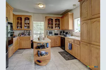 294 Lois Lane, Paige, TX 78659 - Photo 15