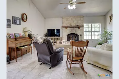 294 Lois Lane, Paige, TX 78659 - Photo 11