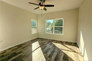 1714 E Ave G, Lampasas, TX 76550 - Photo 15