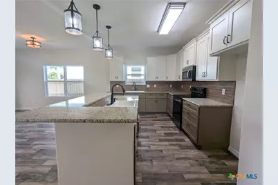 1714 E Avenue G, Lampasas, TX 76550 - Photo 9