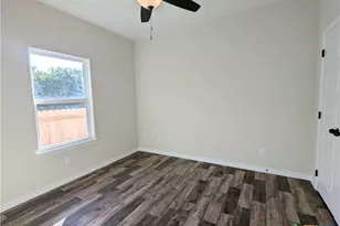 1714 E Ave G, Lampasas, TX 76550 - Photo 7