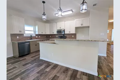 1714 E Avenue G, Lampasas, TX 76550 - Photo 11