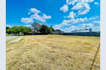 7002 Nursery Drive, Victoria, TX 77904 - Photo 5