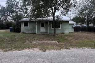 728 W Franklin St, Goliad, TX 77963 - Photo 3