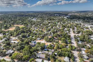 565 E Basel St, New Braunfels, TX 78130 - Photo 13