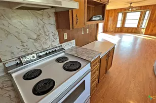 902 Holly St, Copperas Cove, TX 76522 - Photo 3