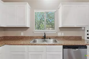 107 Rosedale Ave, New Braunfels, TX 78130 - Photo 11