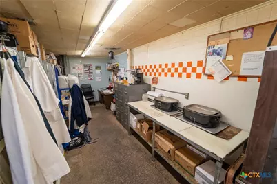 1302 E Crestwood Drive, Victoria, TX 77901 - Photo 21