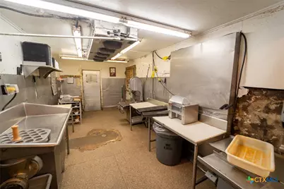 1302 E Crestwood Drive, Victoria, TX 77901 - Photo 41