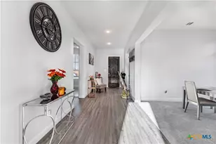 306 Pulitzer Dr, Hutto, TX 78634 - Photo 11