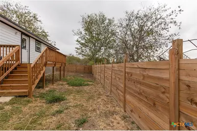 1123 Ainsworth Street, Gonzales, TX 78629 - Photo 17