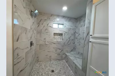 1123 Ainsworth Street, Gonzales, TX 78629 - Photo 9