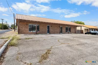 824 S Main Street, Belton, TX 76513 - Photo 9