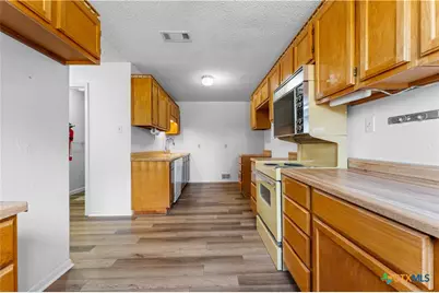 824 S Main Street, Belton, TX 76513 - Photo 31