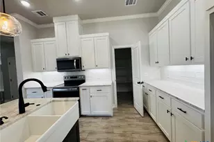 207 Creek Plum Ln, Temple, TX 76502 - Photo 11