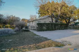 503 E Ave G, Lampasas, TX 76550 - Photo 29