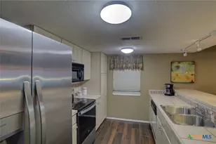 211 T Bar M Dr, New Braunfels, TX 78132 - Photo 13