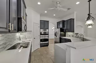 957 Santa Cruz, New Braunfels, TX 78132 - Photo 13