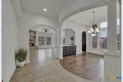 957 Santa Cruz, New Braunfels, TX 78132 - Photo 5