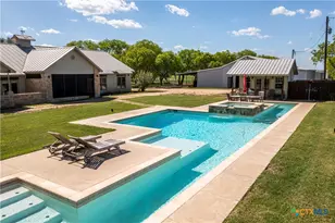 1110 County Rd 103, Runge, TX 78151 - Photo 5