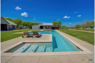 1110 County Road 103, Runge, TX 78151 - Photo 21