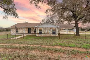 2569 Co Rd 443, Waelder, TX 78959 - Photo 1
