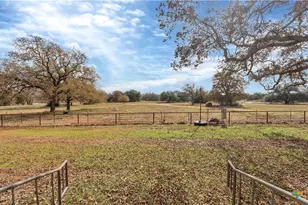 2569 Co Rd 443, Waelder, TX 78959 - Photo 35