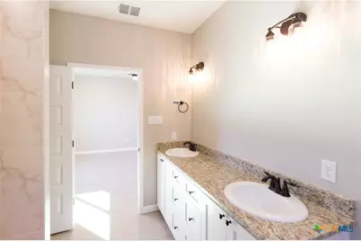 121 Lost Pines Lane, Marion, TX 78124 - Photo 11