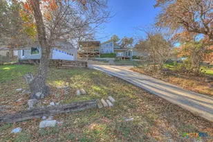 1518 Lakeside Dr, Canyon Lake, TX 78133 - Photo 3