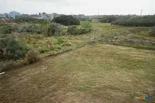 811 W Main St, Port O'Connor, TX 77982 - Photo 11