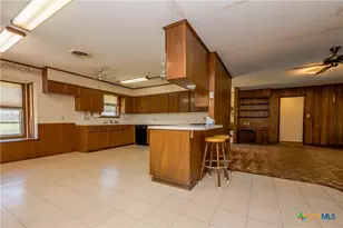 404 Rhodes, Victoria, TX 77904 - Photo 15