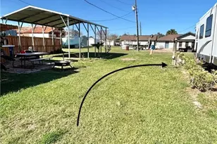 804 W Madison Ave, Port O'Connor, TX 77982 - Photo 9