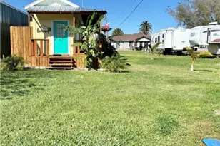 804 W Madison Ave, Port O'Connor, TX 77982 - Photo 7