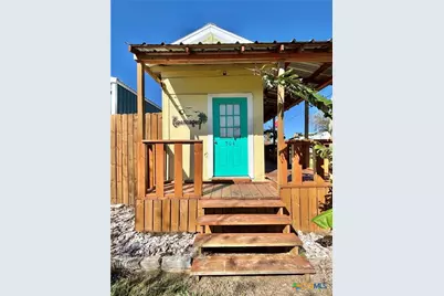 804 W Madison Avenue, Port O'Connor, TX 77982 - Photo 13