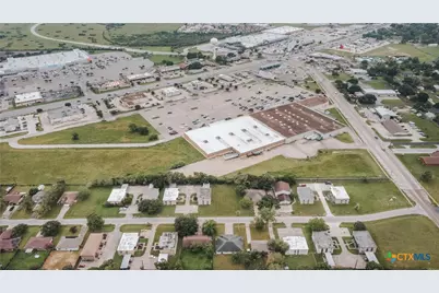 902 Simpson Road, Victoria, TX 77904 - Photo 5