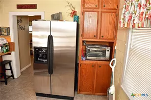 407 Rorem Ave, Palacios, TX 77465 - Photo 5