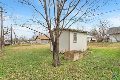 320 E Davilla Street, Bartlett, TX 76511 - Photo 23