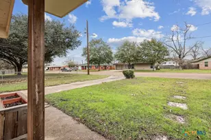 103 Poenitsch St, Cuero, TX 77954 - Photo 7
