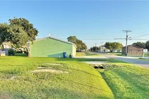 510 N 10th St, Port O'Connor, TX 77982 - Photo 31