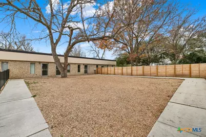 715 W Hopkins Street, San Marcos, TX 78666 - Photo 9