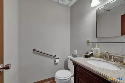 715 W Hopkins Street, San Marcos, TX 78666 - Photo 17