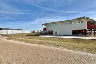 104 S Byers St, Port O'Connor, TX 77982 - Photo 9