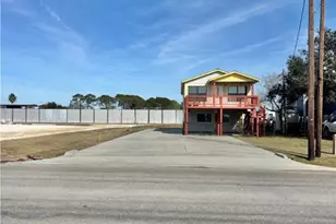 104 S Byers St, Port O'Connor, TX 77982 - Photo 17