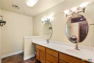 1504 W St Louis Ave, Seadrift, TX 77983 - Photo 19