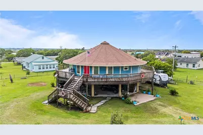 1504 W Saint Louis Avenue, Seadrift, TX 77983 - Photo 1