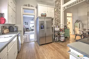 818 N 1st St, Temple, TX 76501 - Photo 9